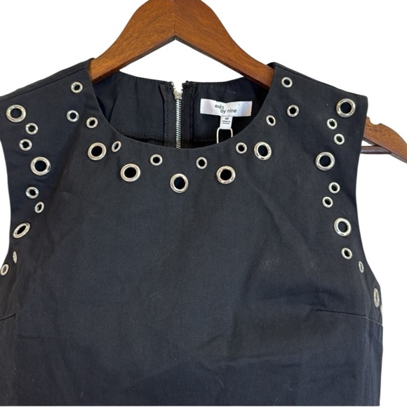 Black, Eyelet, Crop Top, Zip Up Back Shirt - Picture 5 of 10